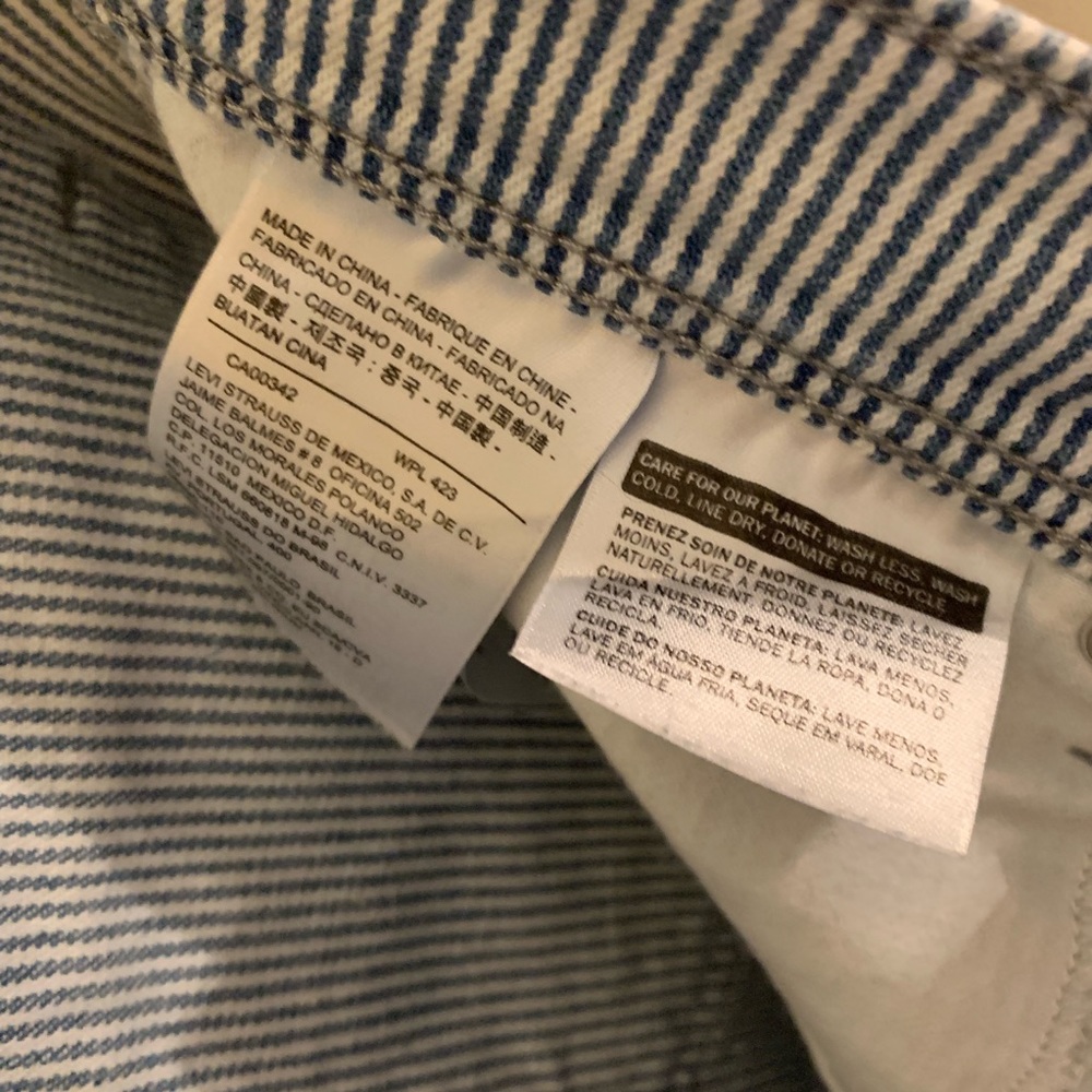Levi’s - Picture 3 of 6